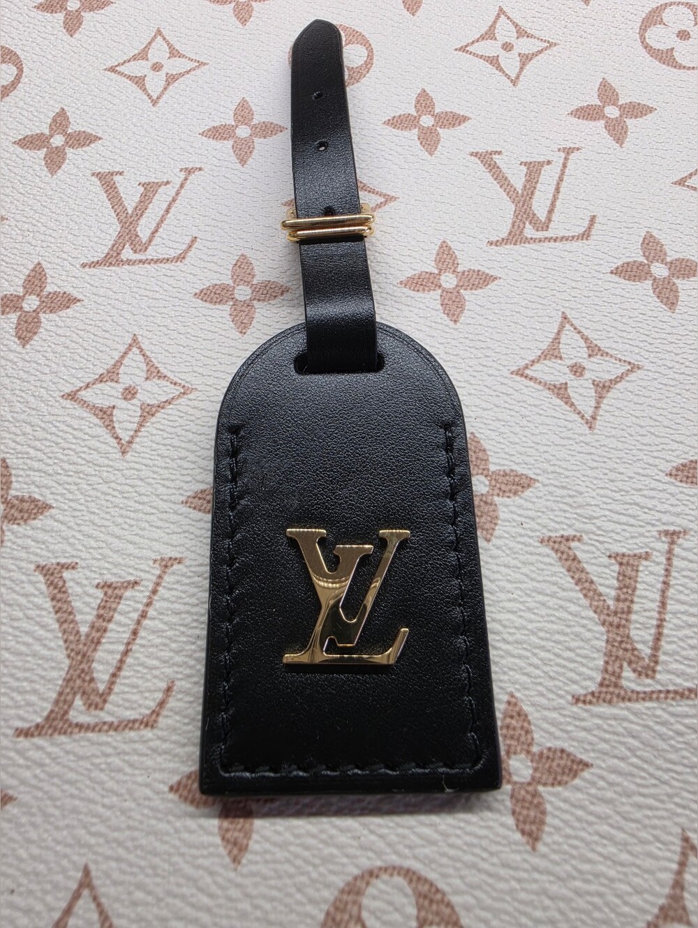 Louis Vuitton Black Leather Luggage Tag with Gold LV Emblem